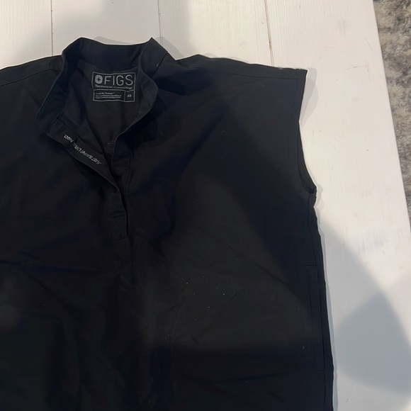 Figs sleeveless scrub top - Picture 3 of 6